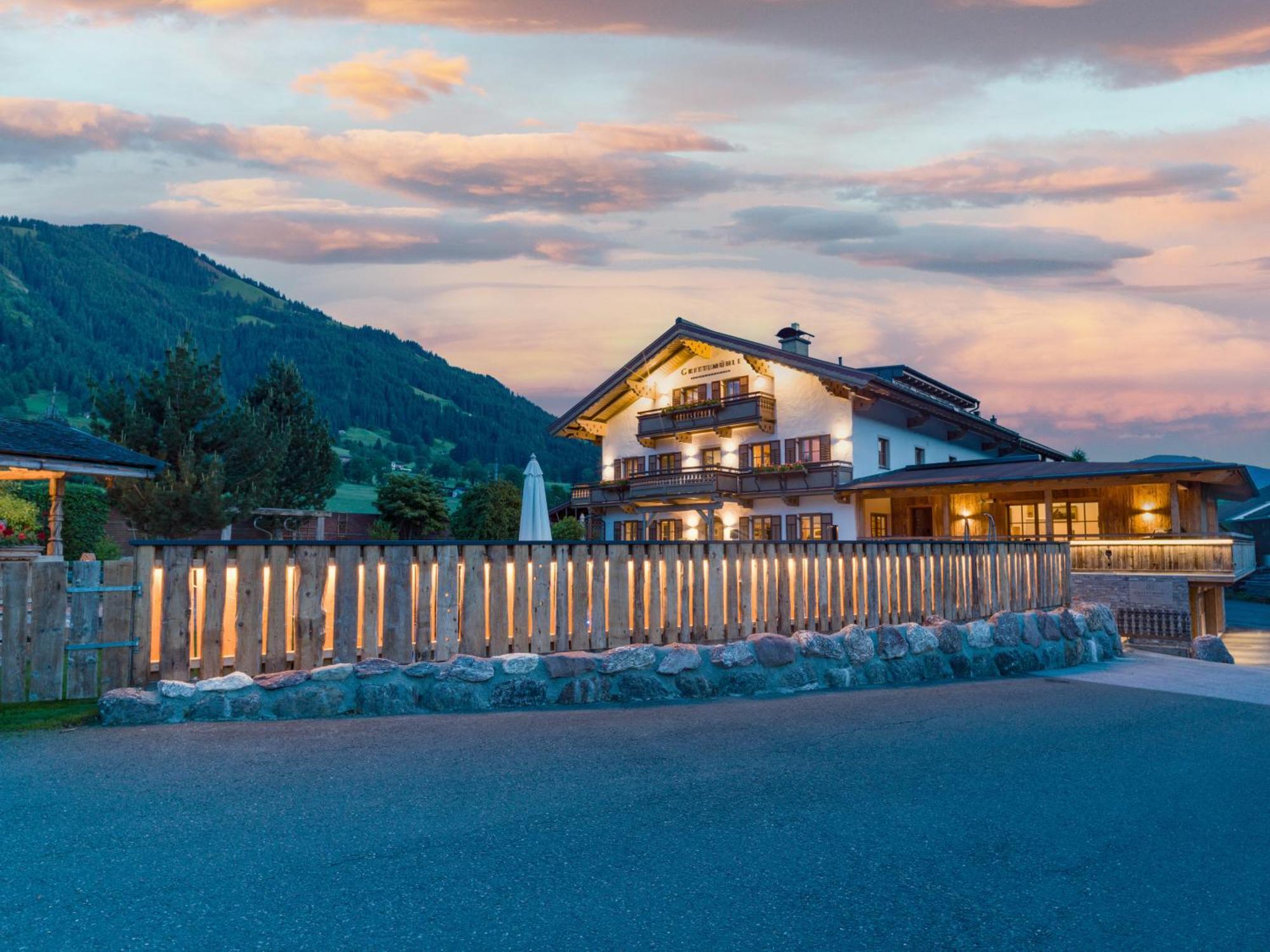 Grittlmuehle Chalet Ferienwohnungen بريكسن ام تاله المظهر الخارجي الصورة